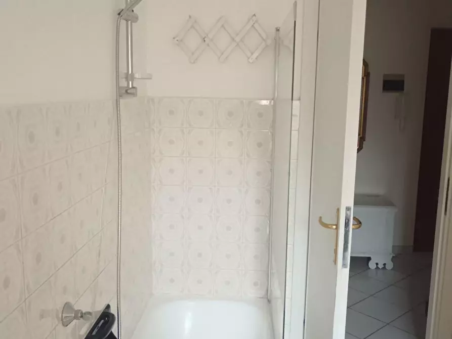 Immagine 7 di Appartamento in vendita  a Carrara