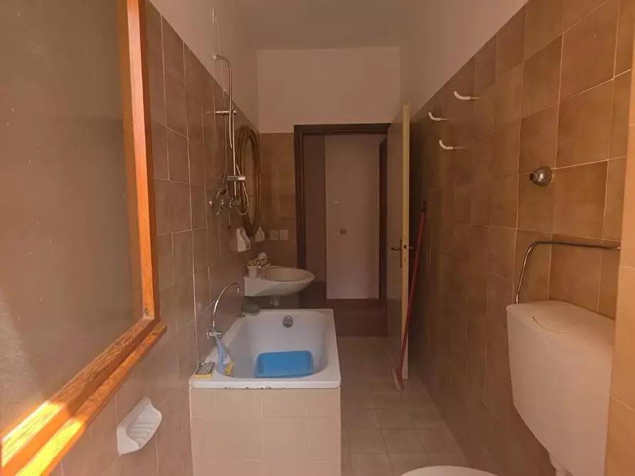Immagine 17 di Appartamento in vendita  a Cascina