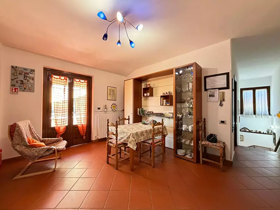 Immagine 18 di Villa in vendita  a Lucca