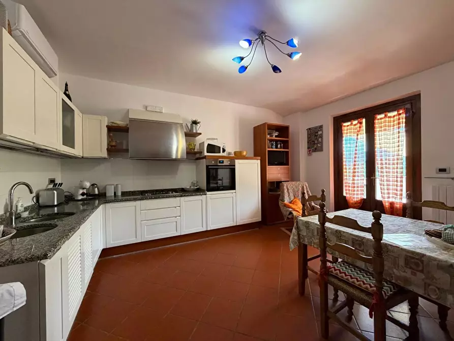 Immagine 27 di Villa in vendita  a Lucca