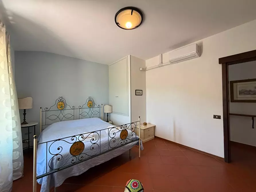 Immagine 14 di Villa in vendita  a Lucca
