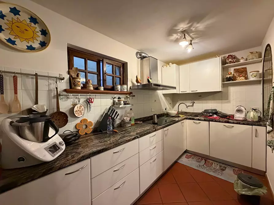 Immagine 21 di Villa in vendita  a Lucca