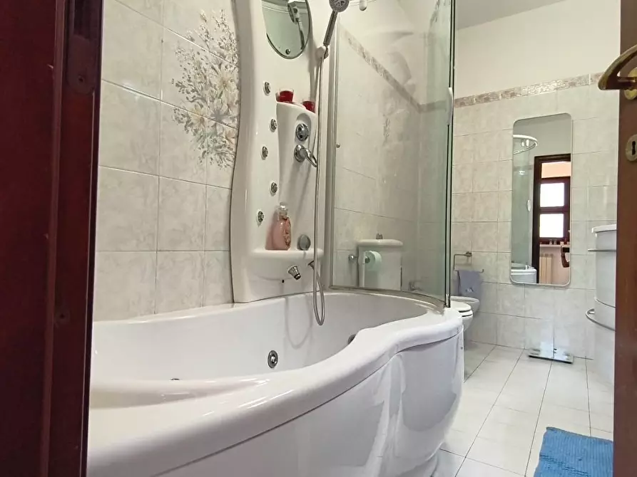 Immagine 11 di Casa semindipendente in vendita  a Carrara