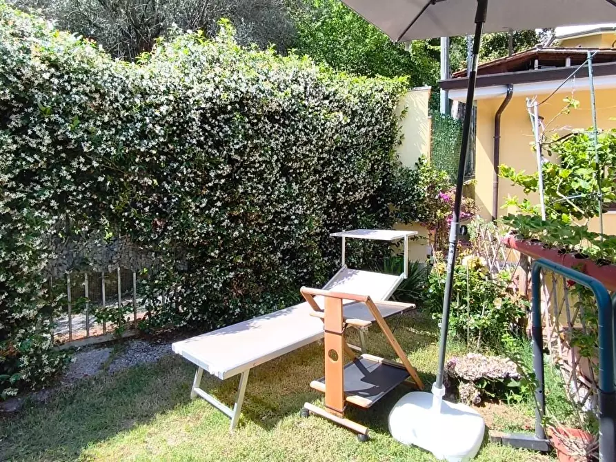 Immagine 2 di Casa semindipendente in vendita  a Carrara