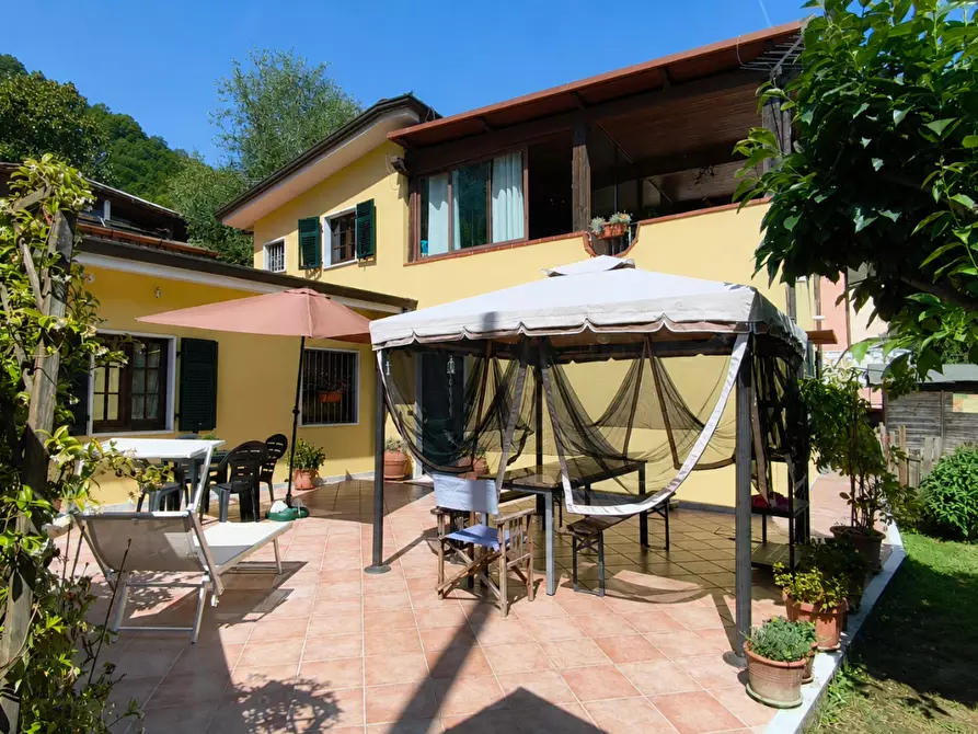 Immagine 1 di Casa semindipendente in vendita  a Carrara
