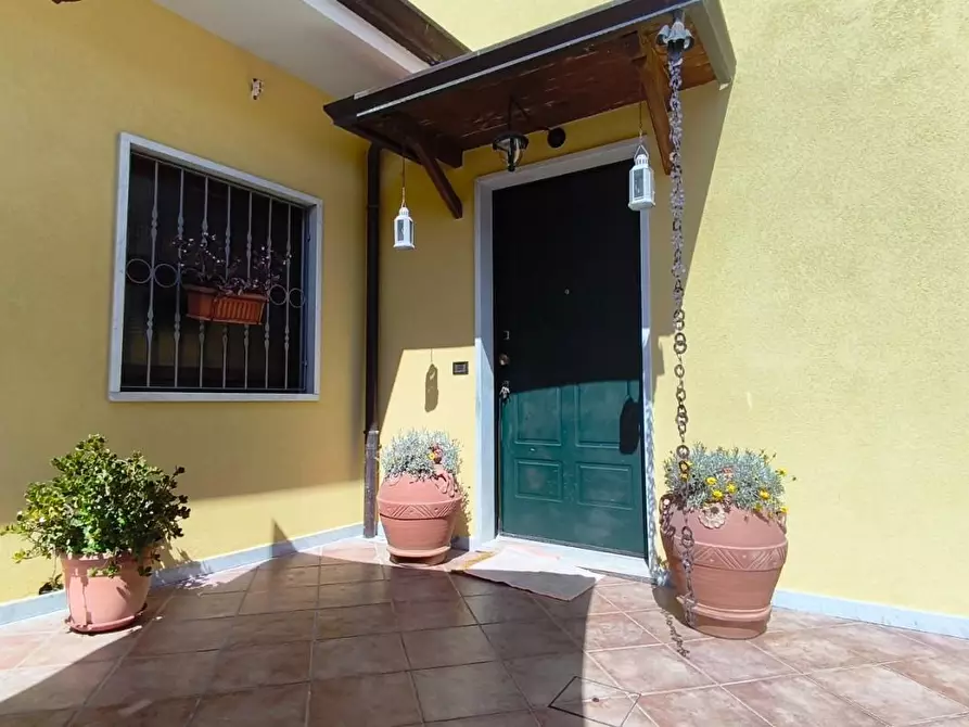 Immagine 5 di Casa semindipendente in vendita  a Carrara