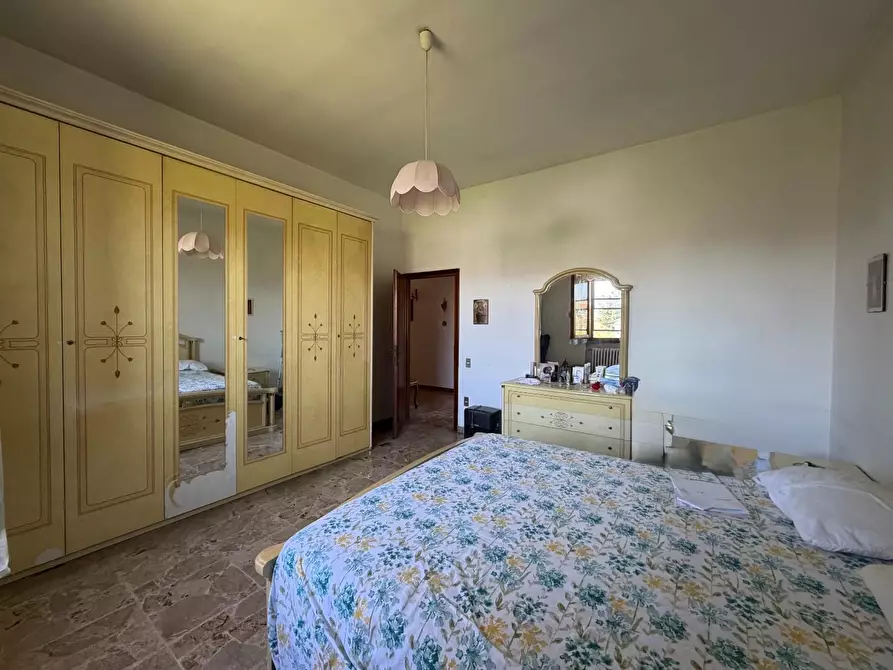 Immagine 14 di Casa indipendente in vendita  a Carmignano