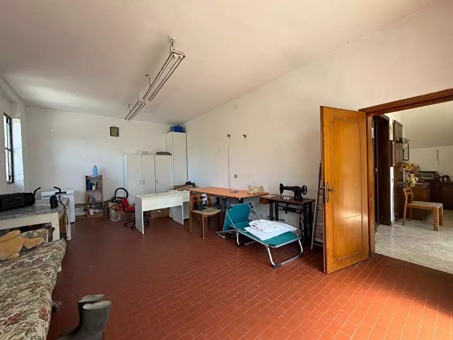 Immagine 28 di Casa indipendente in vendita  a Carmignano