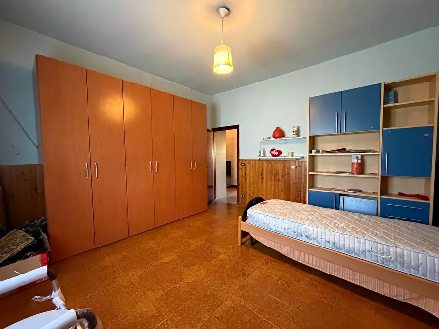 Immagine 26 di Casa indipendente in vendita  a Carmignano