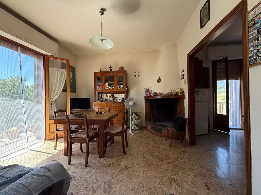 Immagine 1 di Casa indipendente in vendita  a Carmignano