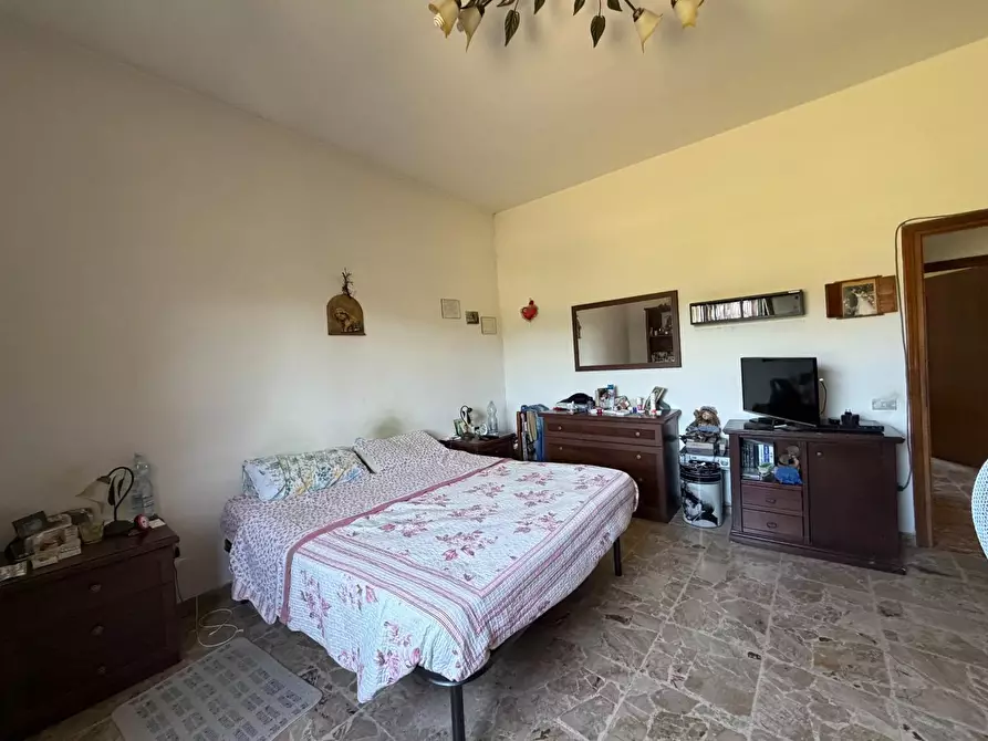 Immagine 10 di Casa indipendente in vendita  a Carmignano