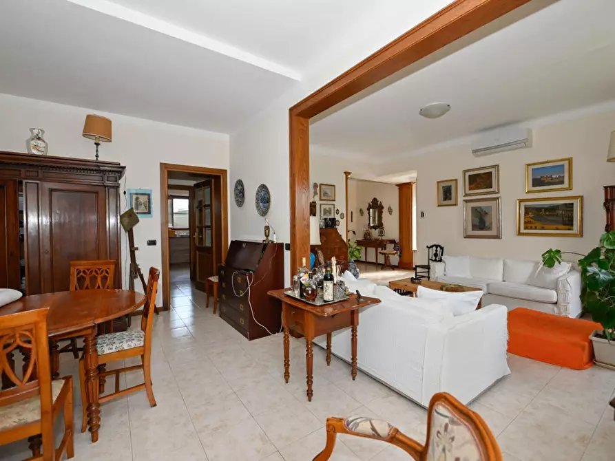 Immagine 17 di Villa in vendita  a San Giuliano Terme
