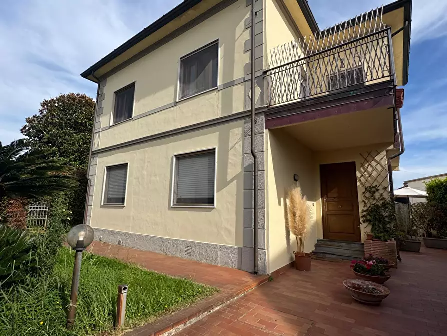 Immagine 3 di Villa in vendita  a San Giuliano Terme