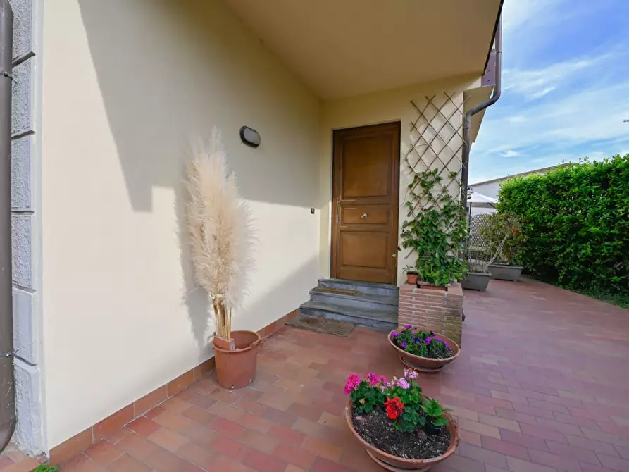 Immagine 12 di Villa in vendita  a San Giuliano Terme