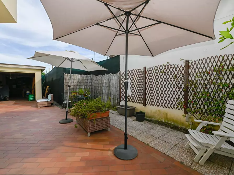 Immagine 7 di Villa in vendita  a San Giuliano Terme