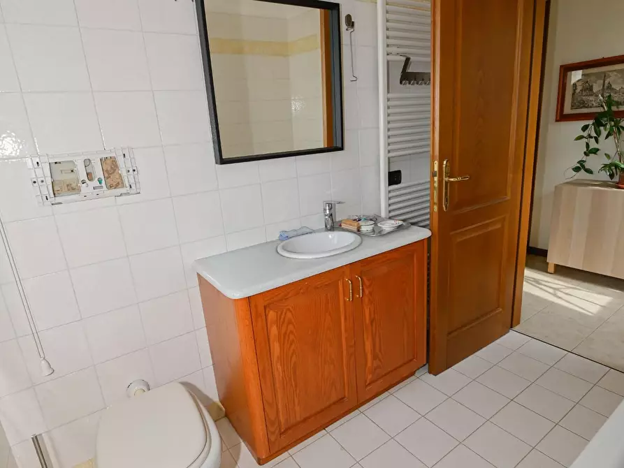 Immagine 42 di Villa in vendita  a San Giuliano Terme