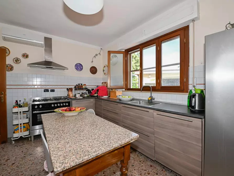 Immagine 26 di Villa in vendita  a San Giuliano Terme