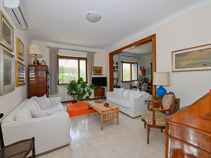 Immagine 19 di Villa in vendita  a San Giuliano Terme