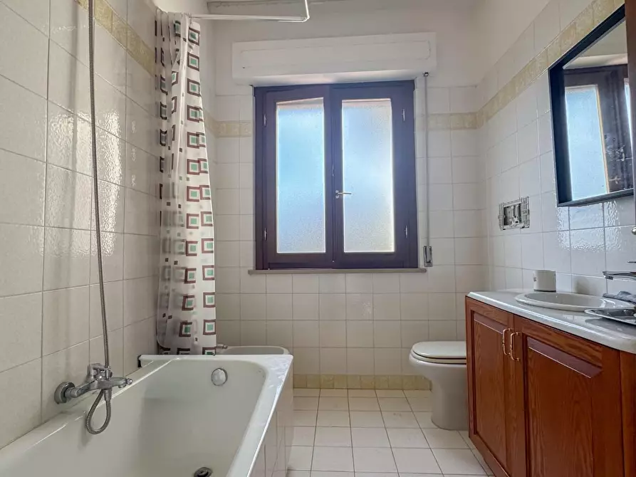 Immagine 37 di Villa in vendita  a San Giuliano Terme
