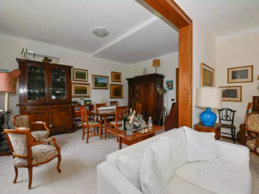 Immagine 18 di Villa in vendita  a San Giuliano Terme