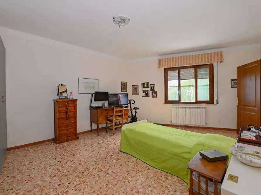 Immagine 34 di Villa in vendita  a San Giuliano Terme
