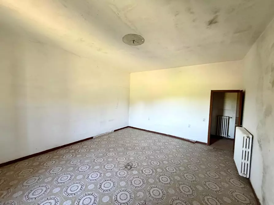 Immagine 27 di Casa colonica in vendita  a Vinci