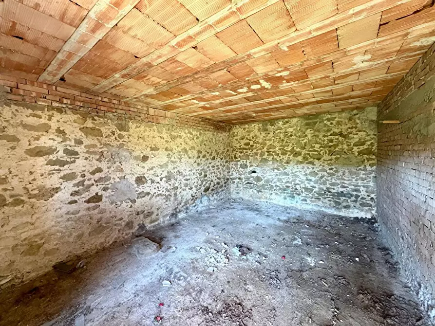 Immagine 10 di Casa colonica in vendita  a Vinci
