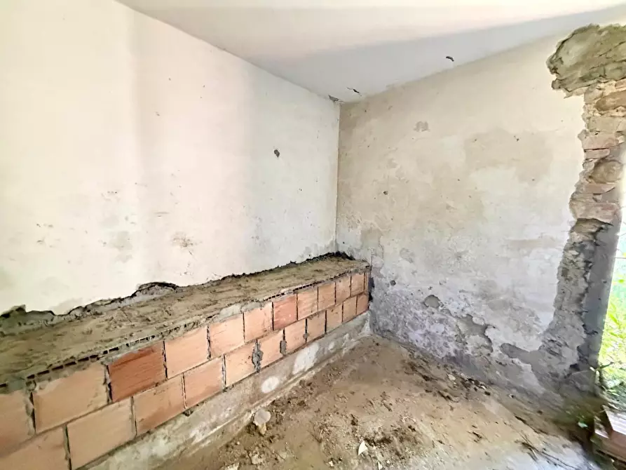 Immagine 25 di Casa colonica in vendita  a Vinci