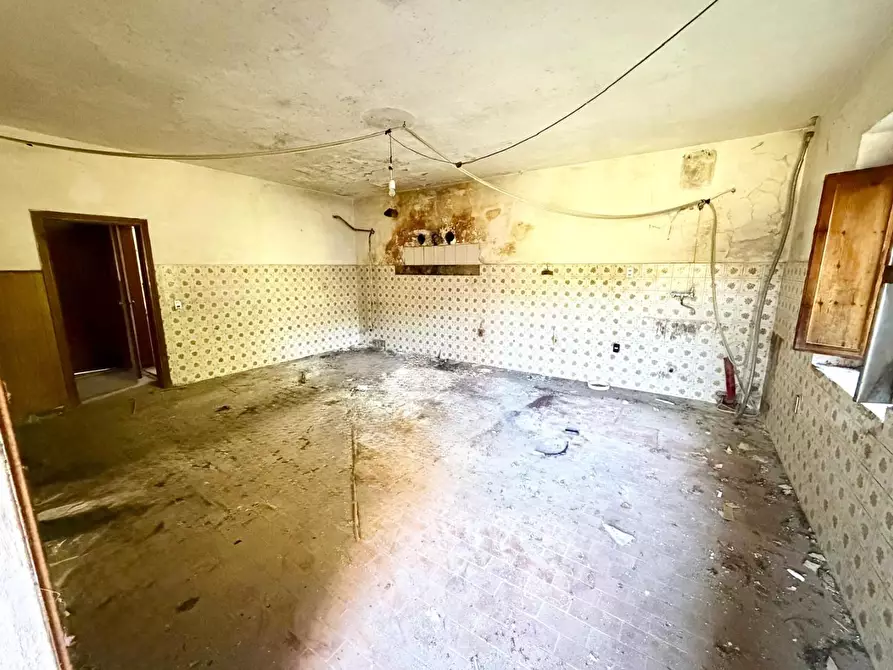 Immagine 22 di Casa colonica in vendita  a Vinci