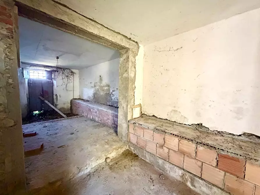 Immagine 24 di Casa colonica in vendita  a Vinci