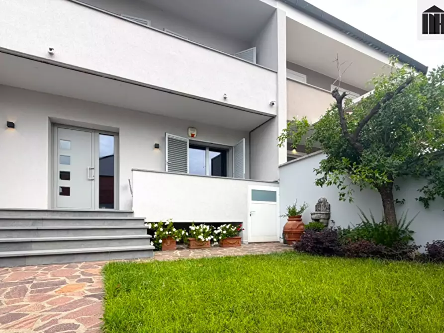 Immagine 33 di Villetta a schiera in vendita  a San Miniato
