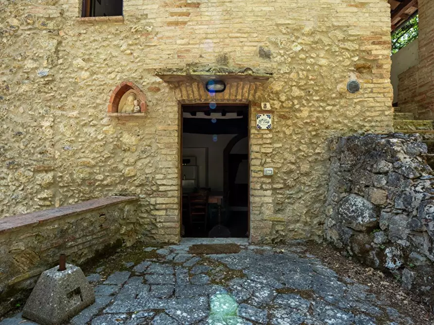Immagine 22 di Villa in vendita  a San Gimignano
