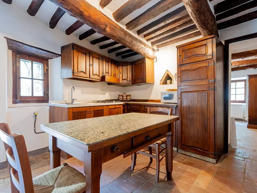 Immagine 12 di Villa in vendita  a San Gimignano