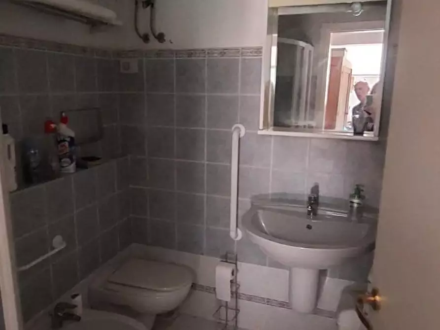 Immagine 10 di Casa semindipendente in vendita  a Carrara