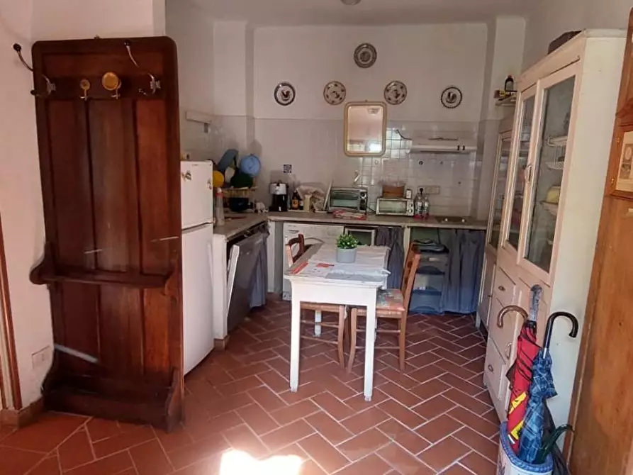 Immagine 4 di Casa semindipendente in vendita  a Carrara