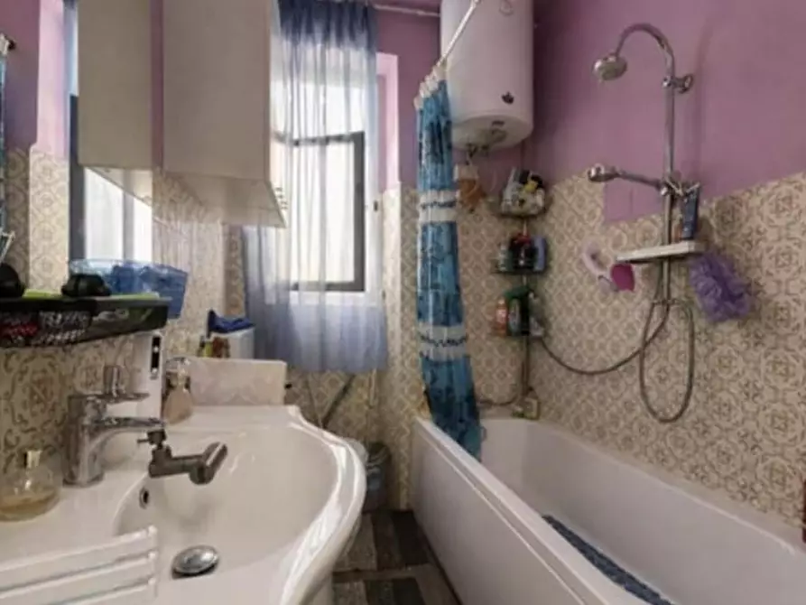 Immagine 4 di Appartamento in vendita  a Viareggio
