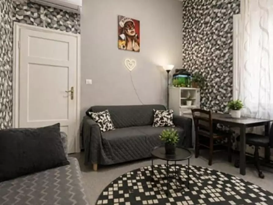 Immagine 3 di Appartamento in vendita  a Viareggio