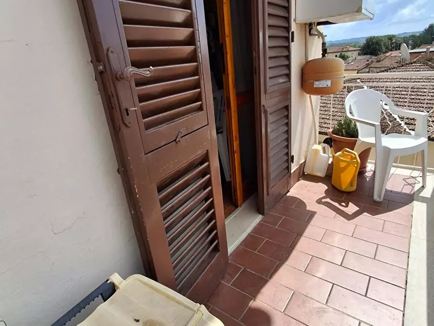 Immagine 3 di Appartamento in vendita  a Capraia E Limite