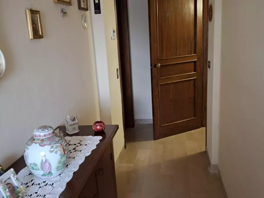 Immagine 4 di Appartamento in vendita  a Capraia E Limite