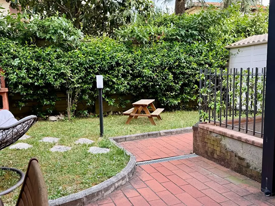 Immagine 12 di Appartamento in vendita  a Scandicci