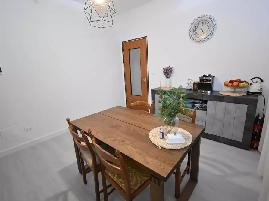 Immagine 3 di Villa in vendita  a San Giuliano Terme
