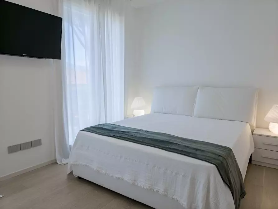 Immagine 31 di Mansarda in affitto  a Forte Dei Marmi