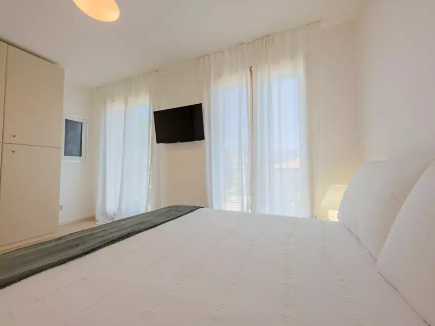 Immagine 13 di Mansarda in affitto  a Forte Dei Marmi