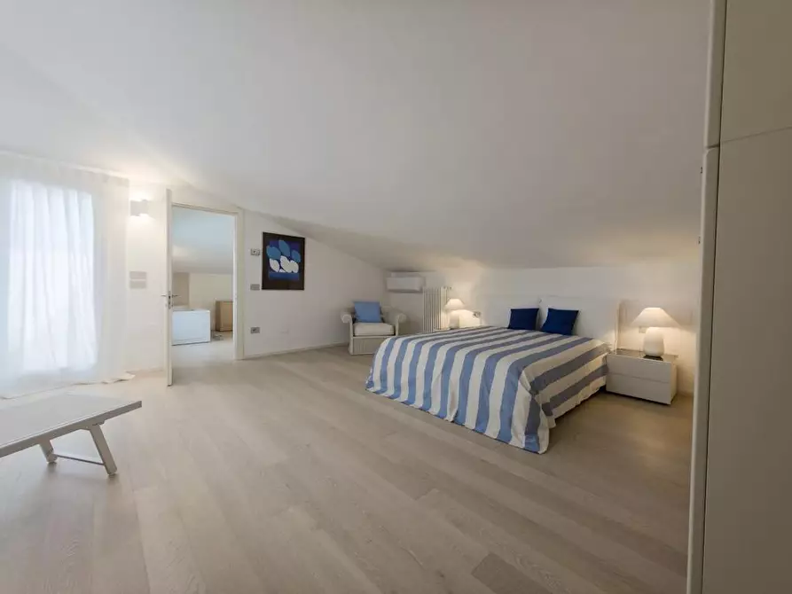 Immagine 33 di Mansarda in affitto  a Forte Dei Marmi