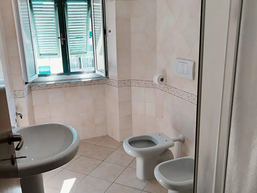 Immagine 11 di Appartamento in vendita  a Livorno