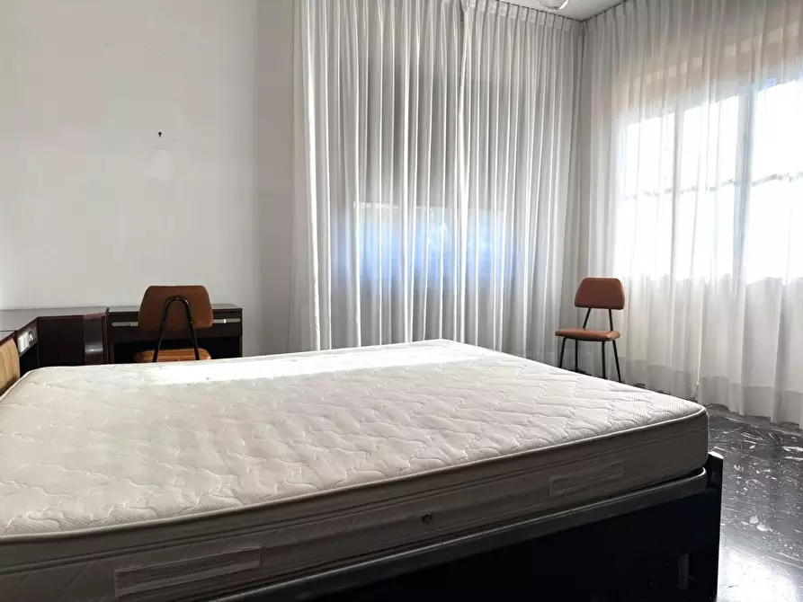 Immagine 15 di Appartamento in vendita  a Lucca