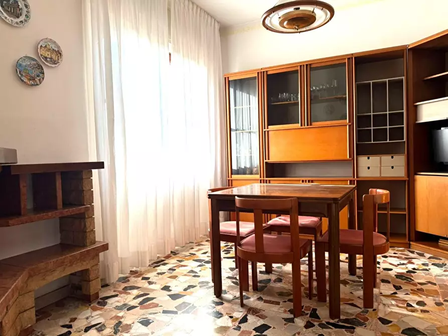 Immagine 5 di Appartamento in vendita  a Lucca