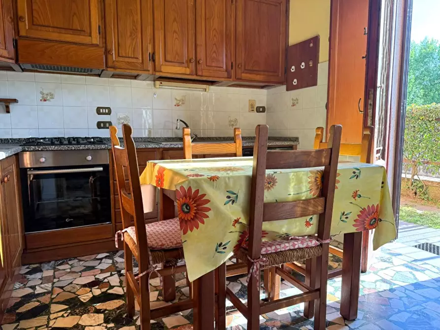 Immagine 1 di Appartamento in vendita  a Lucca
