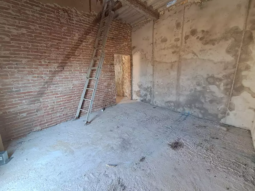 Immagine 17 di Appartamento in vendita  a Buti