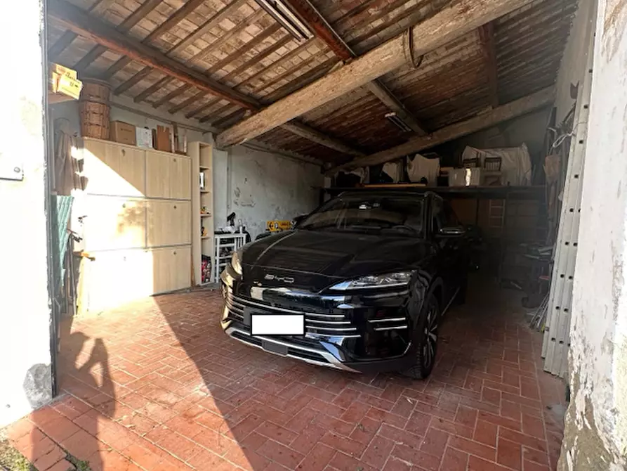 Immagine 32 di Villa in vendita  a Cascina